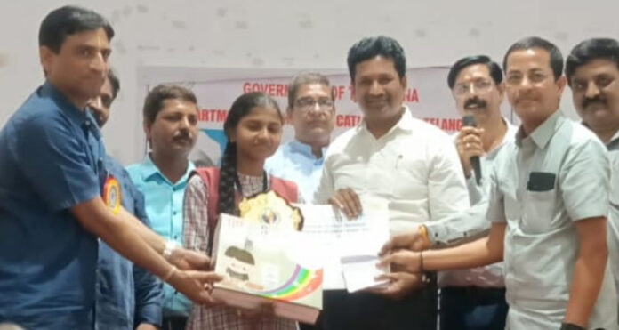 రాష్ట్ర మొదటి బహుమతి సాధించిన కిష్టాపూర్ విద్యార్థిని