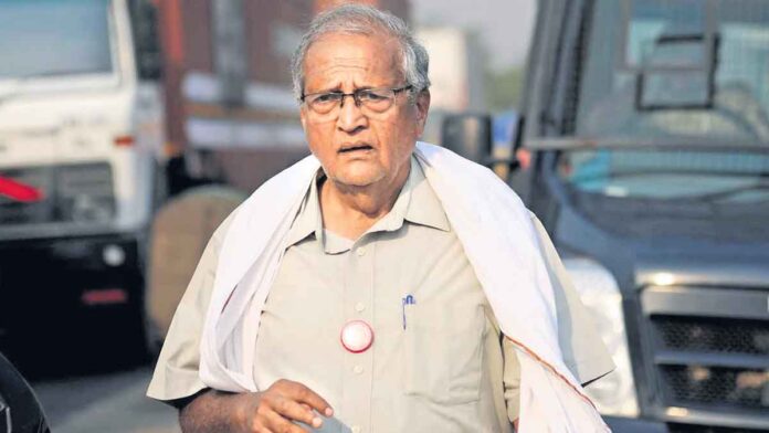 Modi is deceiving the people of the country.