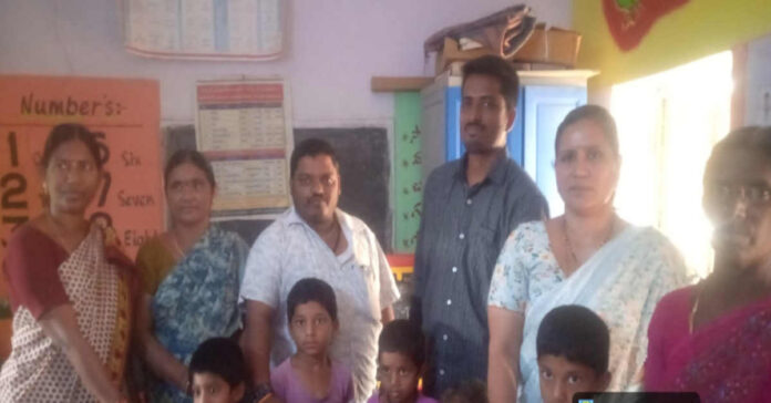 అంగన్ వాడి చిన్నారులకు యూనిపామ్స్ అందజేత