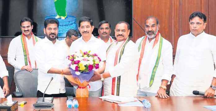 ఎంపీ వేంనరేందర్రెడ్డికి ఎల్పీ అభినందనలు