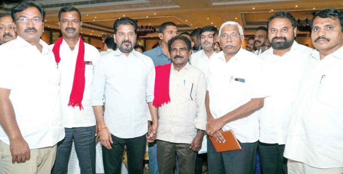 Protection must be provided to the residences of people living along the banks of the Musi River.