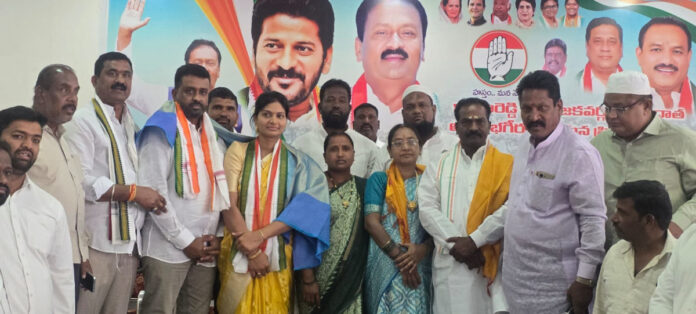 నిజామాబాద్ మేయర్ ఉమారాణికి ఘన సన్మానం