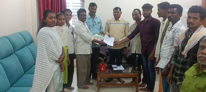 మౌళిక వసతులు కల్పించి, పోడు భూములకు పట్టాలు ఇవ్వండి