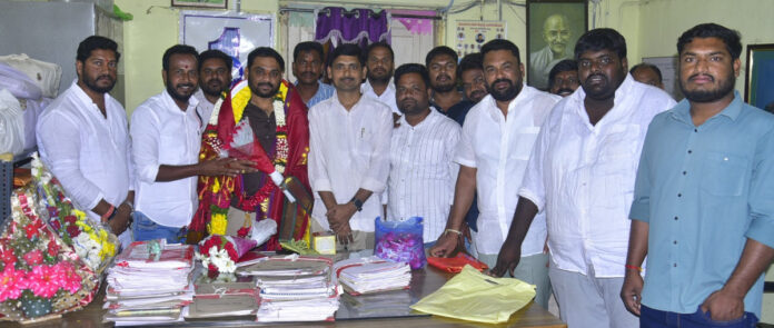 తహసీల్దార్ జగన్ కి సన్మానం..