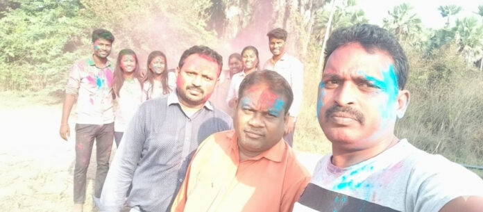 తాడిచెర్లలో ఘనంగా హొలీ వేడుకలు..