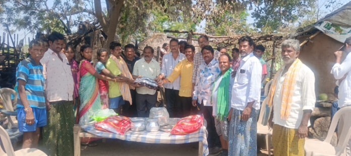 అగ్ని ప్రమాద బాధిత కుటుంబానికి అండగా టీడీపీ