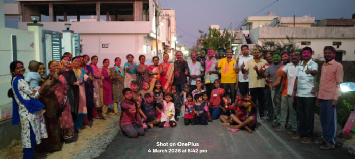 ఆదర్శనగర్ లో ఘనంగా హోలీ సంబరాలు..