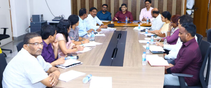 ఫాసషల్ రికగ్నేషన్ యాప్ లో నమోదు చేసుకోవాలి