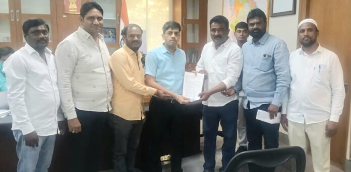 Sarpanch Edla Venkat Reddy meets the Collector