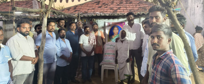 Sarpanch performs beard revolution for the families of the deceased