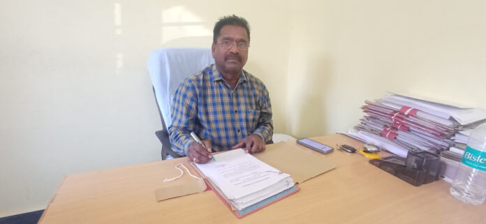 Satyapal Reddy as Oorukonda MPDO