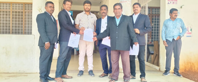 Government land should be allocated for the court building.