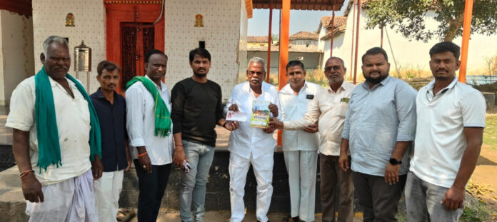 ఆలయానికి, గోశాలకు విరాళాలు అందజేత