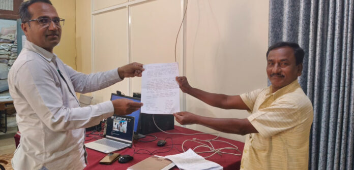 Complaint in Prajavani against husband and wife who are government employees