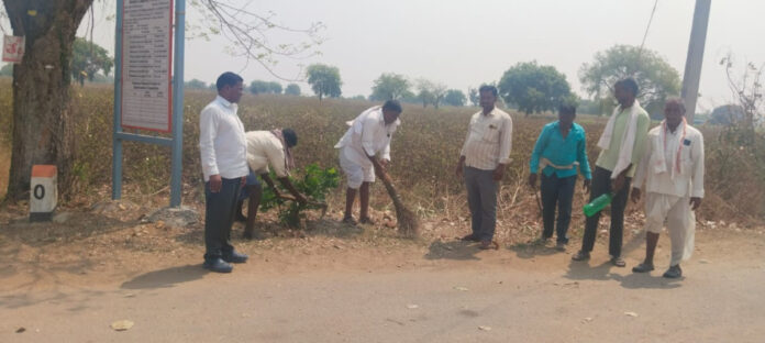 Sarpanch cleans Kantali bus stand