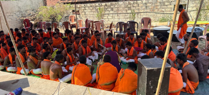 Dongaon Sarpanch arranges food for Hanuman Swami
