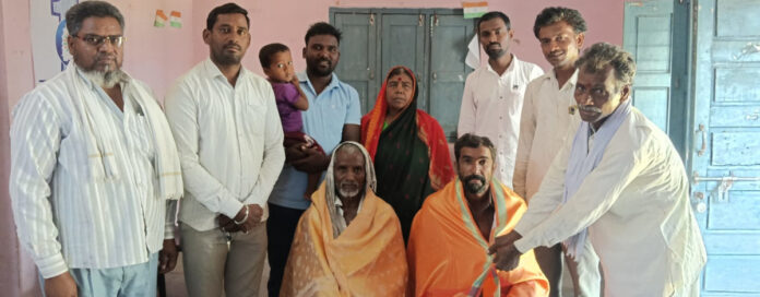 గ్రామ శుభ్రత పారిశుద్ధ్య కార్మికులతోనే సాధ్యం: సర్పంచ్