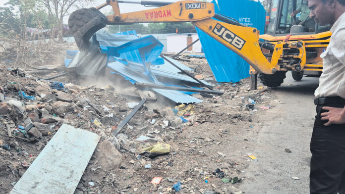 అత్తాపూర్లో ఆక్రమణలు తొలగించిన హైడ్రా