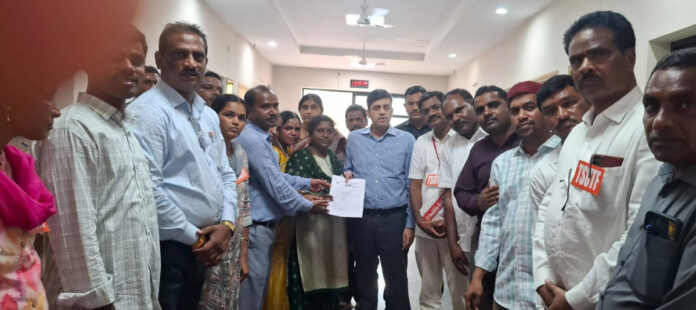 కేజీబీవీ, సమగ్ర శిక్ష ఉద్యోగుల సమస్యలు పరిష్కరించాలని నిరసన