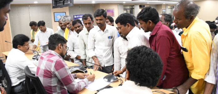 ప్రజావాణికి 34 దరఖాస్తులు