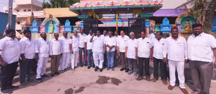 Worshipping Goddess Lakshmi Narayana for victory