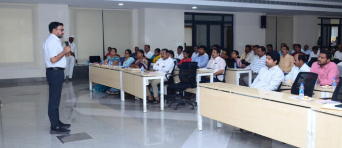 Census should be conducted efficiently