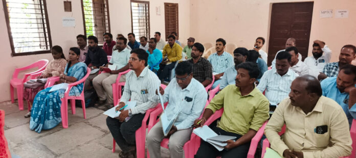 ఇందిరమ్మ ఇండ్ల నిర్మాణాల్లో వేగం పెంచాలి