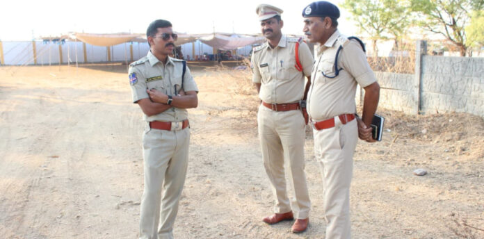 భద్రత ఏర్పాట్లను పరిశీలించిన సీపీ