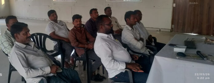 Farmers watching video conference at Tadicherla Rythuvedika