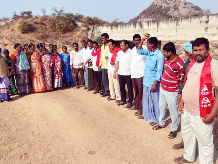 బ్రిడ్జి నిర్మాణం చేపట్టాలి: కొండమడుగు నరసింహ