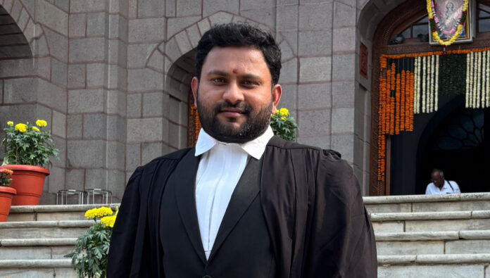 బాలుడిపై వీధి కుక్కల దాడి.. హెచ్ఆర్సీ లో కేసు నమోదు