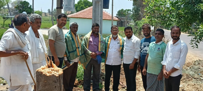 Tribute to electrical workers