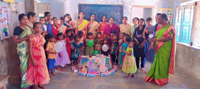 ఆలేరు అంగన్వాడిలో ఘనంగా ఈసీసీ డే