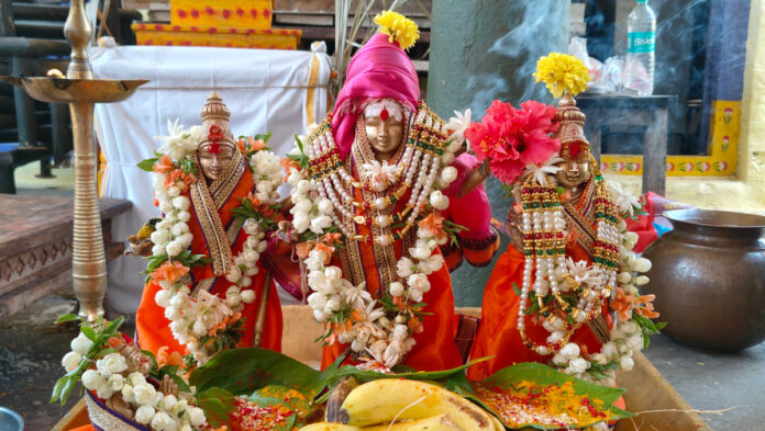 ఘనంగా శ్రీరామ పట్టాభిషేకం, ఏకాదశి హోమం