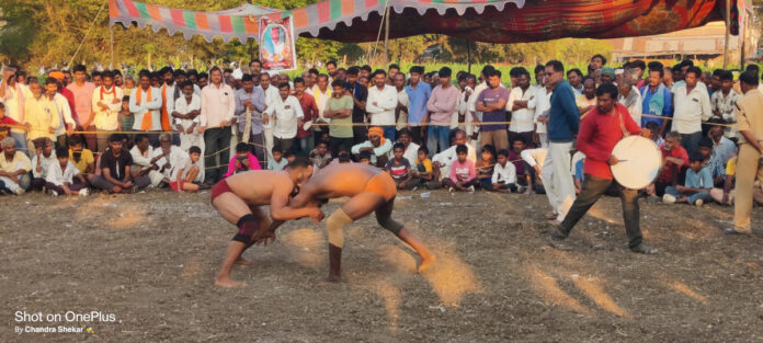 హోరాహోరిగా కుస్తీ పోటీలు..