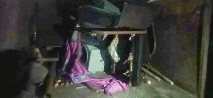 Transportation of supplies in Raikal Municipal Auto at night.?