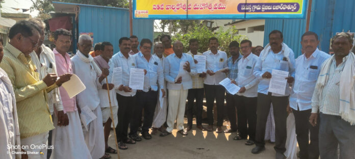 Crop insurance scheme should be implemented: Poreddy Srinivas