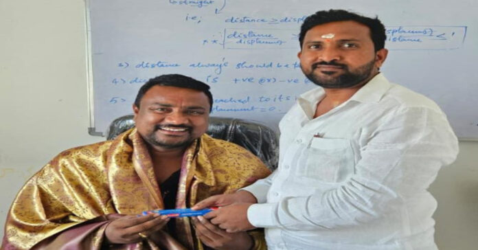 Veda tuition teacher honors close friend