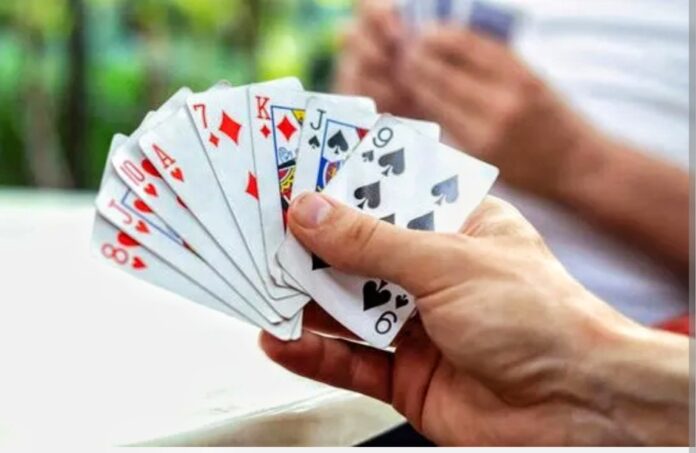 పేకాట కేసులో మిస్టరీ…అసలు ఎవరెవరు తప్పించుకున్నారు?