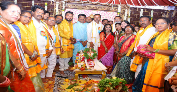 చౌటుప్పల్ శ్రీరామనవమి వేడుకలలో పాల్గొన్న కోమటిరెడ్డి రాజగోపాల్ రెడ్డి దంపతులు