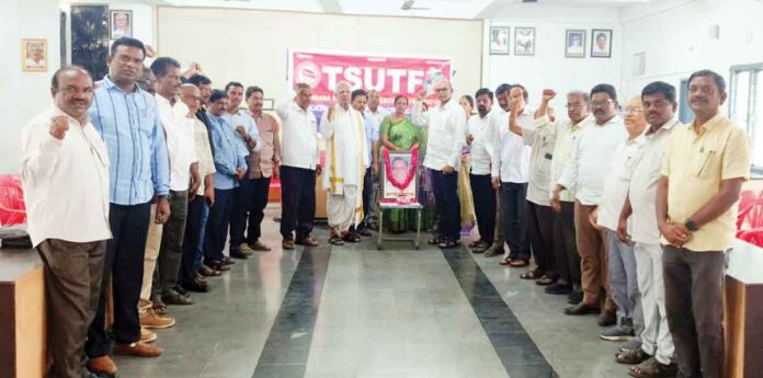 Appari: Leader of the Ideal Teachers' Movement