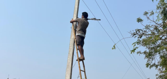 Sarpanch's husband turns into helper..