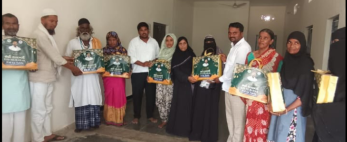 చిన్న షక్కర్గాల్లో రంజాన్ తోఫా పంపిణీ చేసిన సర్పంచ్