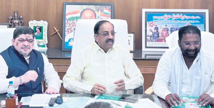 నర్మెట్టలో సీఎం పర్యటన ఏర్పాట్లపై మంత్రి తుమ్మల సమీక్ష