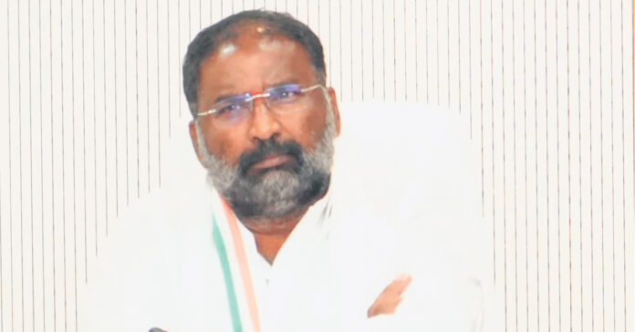 ప్రతిభావంతులకు ప్రోత్సాహకాలు