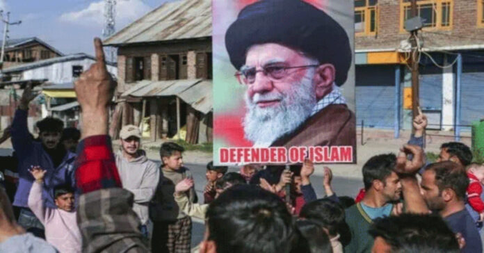 ఖమేనీ మృతి..శ్రీనగర్లో నిరసనలు