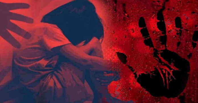 మైనర్ బాలికపై ముగ్గురు సామూహిక లైంగిక దాడి