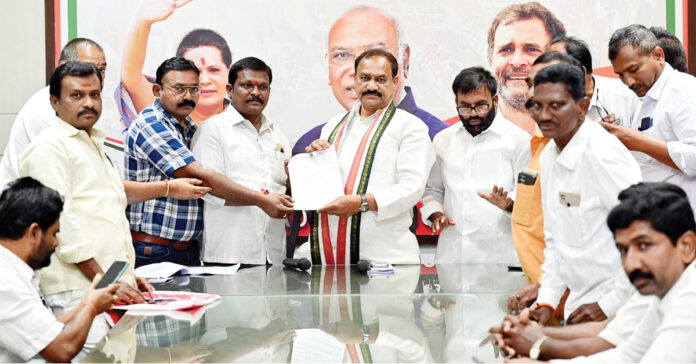 పారామెడికల్ సర్టిఫికెట్లు ఇప్పించండి