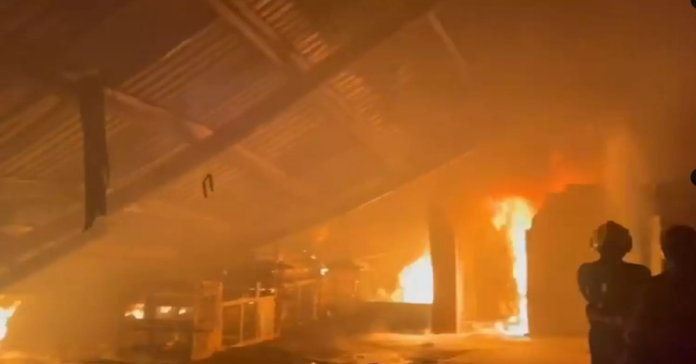 హైదరాబాద్లో అగ్నిప్రమాదం.. తప్పిన పెనూ ప్రమాదం