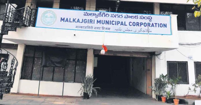 గాడిన పడని పాలన